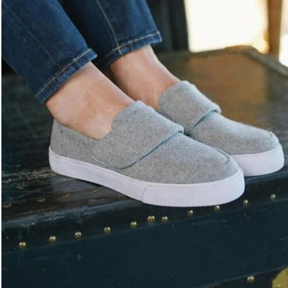 SOLD | TOMS Altair Slip on Shoes - Size 6.5 - Picture 2 of 12